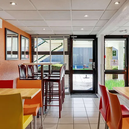 Premiere Classe Bethune * Fouquières-lès-Béthune